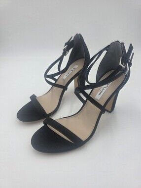 Nina Black Strappy Block Heel Sandals Size 11M.